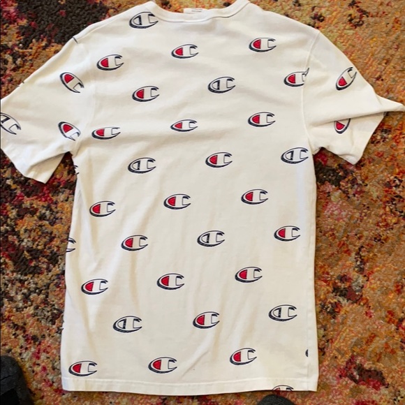 - Champion t shirt - Picture 5 of 5